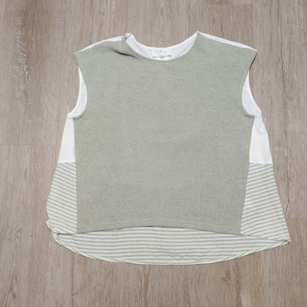 Elegant Sleeveless Knit Blouse in Green and White